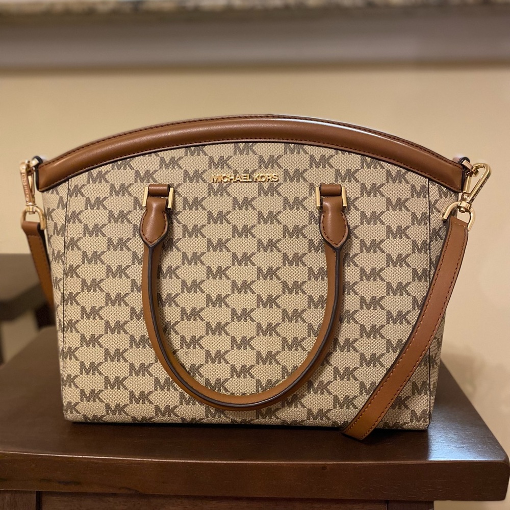 SOLD-Michael Kors Yara Large Logo Satchel